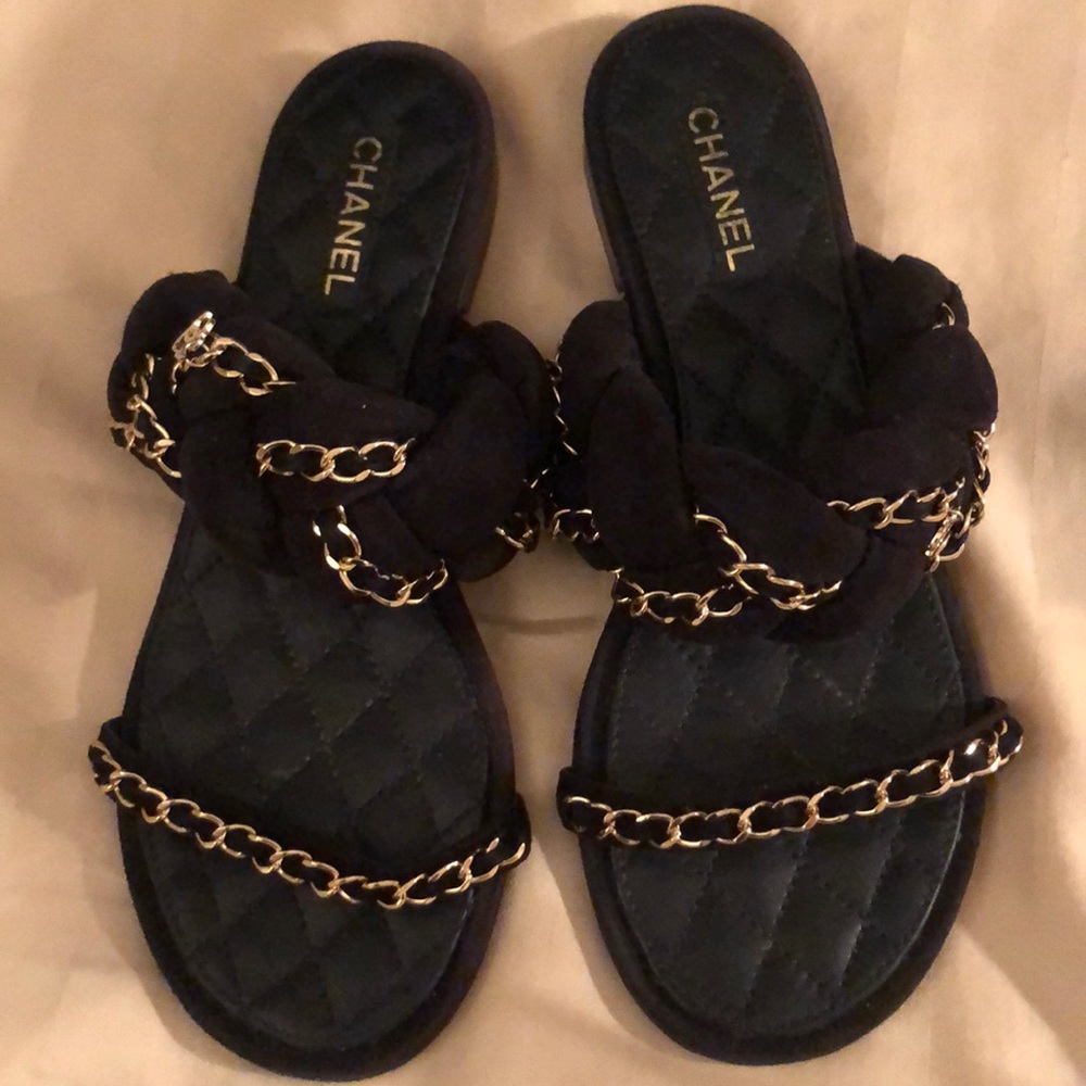 CHANEL SANDALS🖤